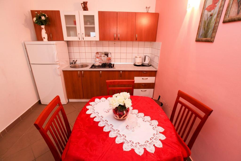 Apartments Franc Povljana Habitación foto