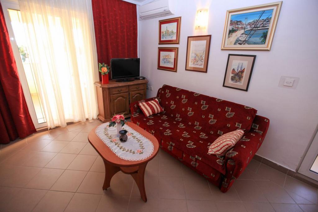 Apartments Franc Povljana Habitación foto